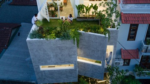 Ngôi nhà có mặt tiền gấp nếp ở Huế