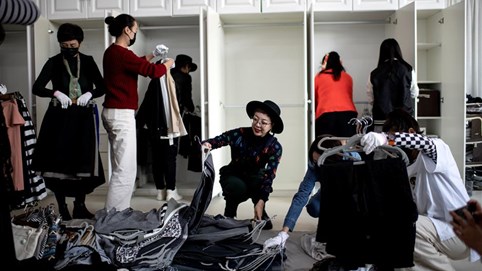 Nghề dọn tủ quần áo cho giới siêu giàu Trung Quốc nở rộ, lương khủng 2.000 USD/lần dọn dẹp