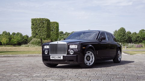 Sau trực thăng, siêu xe Roll-Royce Phantom của ông Trump chuẩn bị được rao bán