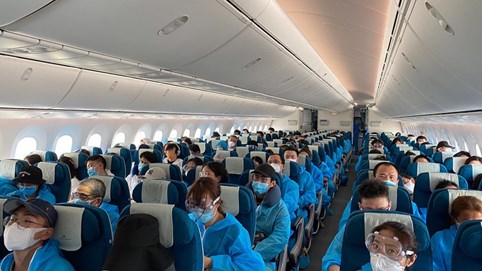 "Không có chuyện thổi giá vé máy bay thương mại về Việt Nam"