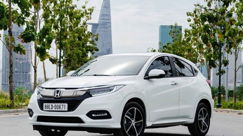 Hàng loạt hãng ra mẫu mới, xe phiên bản cũ giảm sâu