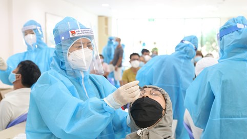 Hà Nội xuất hiện ca Covid-19 mới tại quận Hà Đông, Bệnh viện Việt Đức giảm tải hơn 1.000 bệnh nhân và người nhà