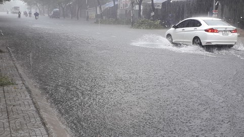 Thủ tướng yêu cầu dừng các cuộc họp không cần thiết, tập trung ứng phó bão