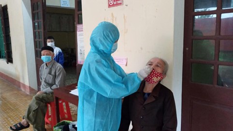 Ngày 16/10: Số ca khỏi bệnh tăng 600 ca, số người mắc mới giảm 578 ca