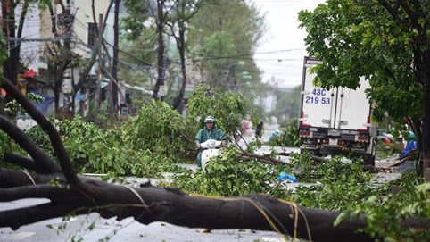 Bão số 9 suy yếu thành áp thấp nhiệt đới