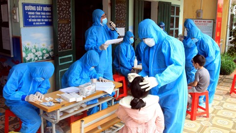 Ngày 13/1: Cả nước đang có hơn 6.000 bệnh nhân COVID-19 nặng, Hà Nội gần 3.000 ca nhiễm mới