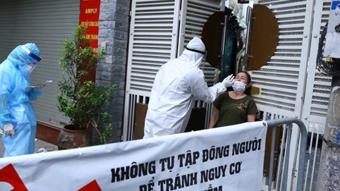 Hà Nội: Từ 12h ngày 26/12, các quận trung tâm cấm bán hàng ăn uống tại chỗ