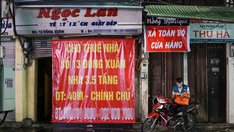 Hàng quán mặt phố cổ, giá thuê mặt bằng cả trăm triệu treo biển đóng cửa, sang nhượng