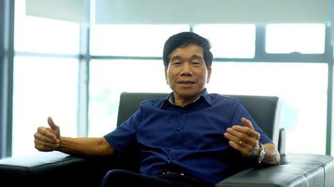 “Lão tướng” 73 tuổi chưa muốn "nghỉ hưu", vẫn đi công trường, xuống hầm soi từng bức vách