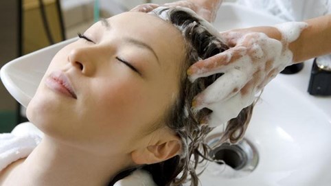 Công ty cắt tóc gội đầu, doanh thu một năm 2 triệu đồng nhưng huy động tới 738 tỷ đồng trái phiếu