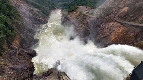 Đại Trường Thành Holdings - 