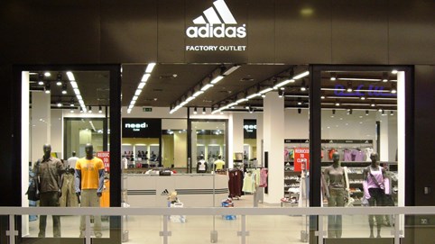 Adidas báo lãi tăng gấp 4 lần, ghi nhận Việt Nam là 'công xưởng' giày dép lớn nhất của hãng