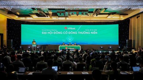 ĐHĐCĐ 2024 VPBank (VPB): Mục tiêu lợi nhuận tăng gấp đôi lên hơn 23.100 tỷ đồng, cam kết chia cổ tức 5 năm liên tục, nhận chuyển giao bắt buộc TCTD