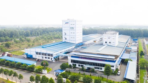 Dòng tiền âm, Nguyên liệu Á Châu AIG tăng vay nợ dù lãi quý I cải thiện