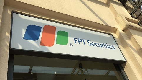 Lợi nhuận quý II giảm 62%, Chủ tịch FPTS (FTS) thôi kiêm nhiệm chức Phó Tổng Giám đốc