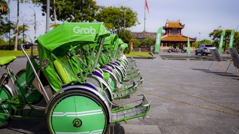 Việt Nam là nước duy nhất có Grab Xích Lô, giá cước 162.000 đồng/giờ tại Huế