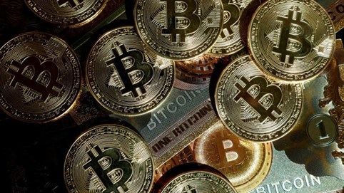 Bitcoin thủng mốc 110.000 USD, gần 1 tỷ USD vị thế mua bị 'quét sạch' sau cú xả hàng 2,6 tỷ USD