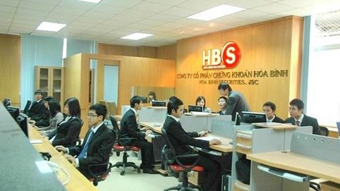 Hoán đổi 'ghế nóng' tại Chứng khoán Hòa Bình, chủ tịch mới là tổng giám đốc của Vimedimex (VMD)