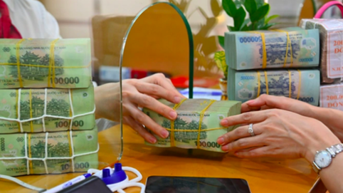Lãi suất giảm sâu, người dân và doanh nghiệp vẫn gửi gần 16 triệu tỷ đồng vào ngân hàng
