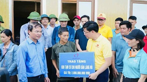 Vingroup đề xuất hỗ trợ khẩn cấp 500 tỷ đồng cho người dân vùng bão số 10