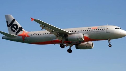 Hàng không giá rẻ 'gặp biến': Play (Iceland) đột ngột dừng bay, Qantas đóng cửa Jetstar Asia