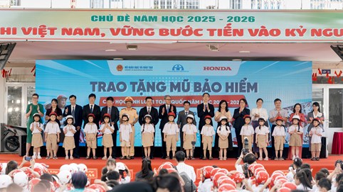 Tăng gần gấp 3 tỷ lệ trẻ em đội mũ bảo hiểm: Dấu ấn 7 năm từ chương trình tặng mũ của Honda