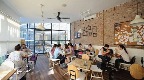 Không chỉ vì chi phí: Lý giải sự sụp đổ của các 'tượng đài' F&B từ góc độ quản trị và thị trường