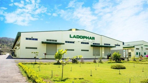 Ladophar (LDP) chào bán 'ế' 8,25 triệu cổ phiếu, APC Holdings chi 59 tỷ đồng thâu tóm 28,78% vốn
