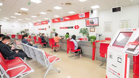 Techcombank (TCB): Lãi quý 3 cao nhất lịch sử 8.300 tỷ đồng, 'xóa' 9.940 tỷ đồng nợ trái phiếu