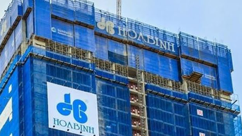 Tập đoàn Xây dựng Hòa Bình (HBC) có 319 tỷ tiền mặt vẫn chậm trả 12,4 tỷ trái phiếu, VIS Rating chỉ ra 'khoảng trống thanh khoản'