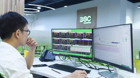 Chứng khoán 11/1: Áp lực chốt lời lớn, VN-Index lại bỏ lỡ mốc 1.060 điểm