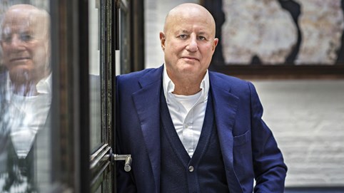 Tỷ phú Ronald O. Perelman: Từ nhà tài trợ quen mặt của Oscars trở thành "ông vua nợ" nước Mỹ