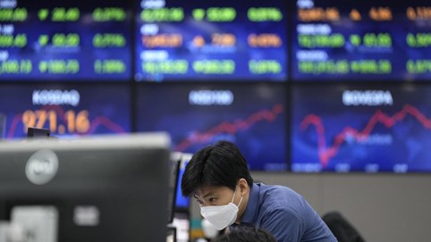 Chứng khoán 19/1: VN-Index lấy lại mốc 1.100 điểm ở phút chót