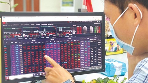 Chứng khoán 10/2: Thanh khoản chưa nổi 10.000 tỷ, VN-Index vẫn rơi điểm