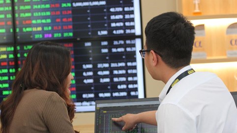 Chứng khoán 24/3: VN-Index gặp khó trước mốc cản 1.050 điểm