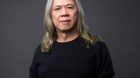 Doanh nhân Indonesia trở thành tỷ phú ở tuổi 68 sau khi thành lập công ty dữ liệu tăng trưởng 10.000%