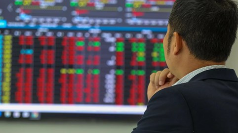 Chứng khoán 20/4: Thị trường đảo ngược vào cuối phiên, rổ bluechips không cứu được VN-Index