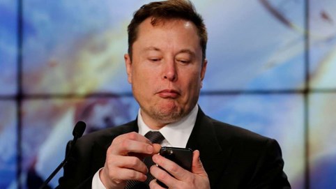 Elon Musk cảnh báo ban quản trị Twitter sẽ không được trả lương nếu ông tiếp quản tập đoàn
