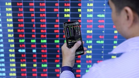 Chứng khoán 4/5: Tâm lý nhà đầu tư thận trọng, VN-Index mất mốc 1.350 điểm