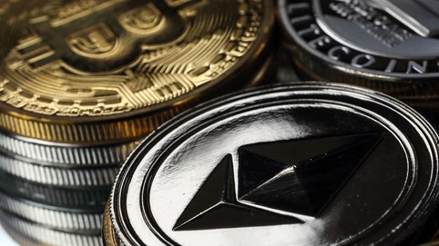 Bitcoin giảm sâu, nhà đầu tư nhỏ lẻ chuyển sang mua ethereum