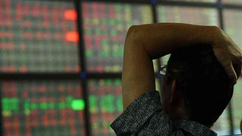 Chứng khoán 5/7: Nhóm ngân hàng tỏa sáng, VN-Index vẫn mất hơn 14 điểm