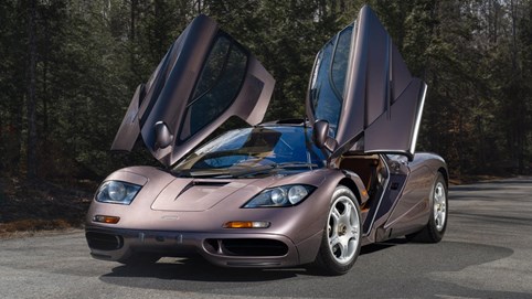 Siêu xe 26 năm tuổi của McLaren có giá 20,5 triệu USD, trở thành chiếc xe được đấu giá đắt nhất năm