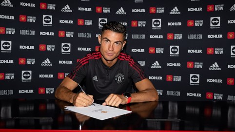 Cristiano Ronaldo giúp Man Utd đạt doanh số bán áo thi đấu kỷ lục, 221 triệu USD chỉ sau hơn 2 tuần