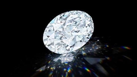 Viên kim cương hoàn mỹ bậc nhất thế giới nặng 102 carat, giá hơn 358 tỷ đồng về tay người Nhật