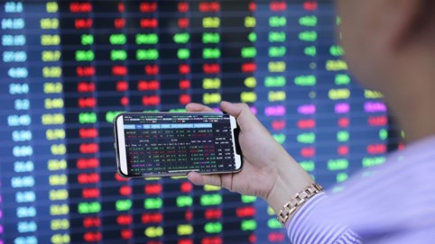 Chứng khoán 10/10: Chứng thép trở lại kéo VN-Index tăng điểm