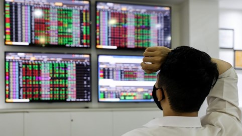 Chứng khoán 11/10: 223 mã giảm sàn, VN-Index chật vật giữ mốc 1.000 điểm