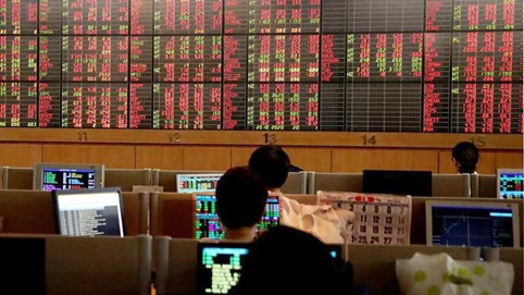 Chứng khoán 20/10: Thanh khoản chạm đáy 2 năm, VN-Index chưa thoát đà giảm