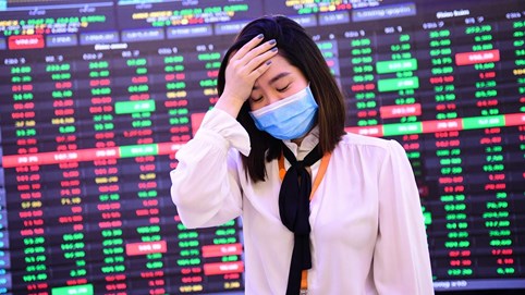 Chứng khoán 24/10: Bluechip bị bán mạnh, VN-Index lần đầu mất mốc 1.000 điểm sau hai năm