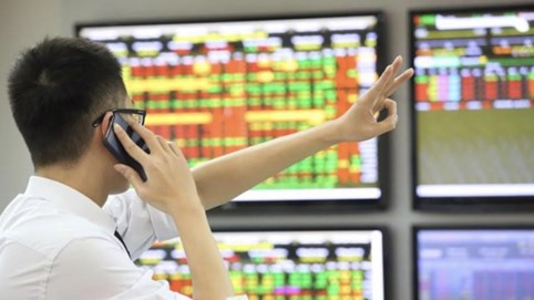 Chứng khoán 31/10: Cổ phiếu ngân hàng dẫn dắt thị trường, VN-Index hồi phục ở phiên ATC