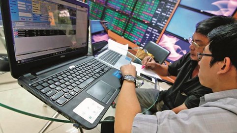 Chứng khoán 11/11: Ngân hàng gánh thị trường, VN-Index tăng nhẹ hơn 7 điểm